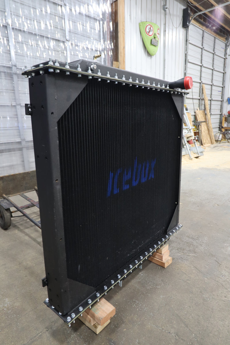Load image into Gallery viewer, Western Star Radiator # 608010

