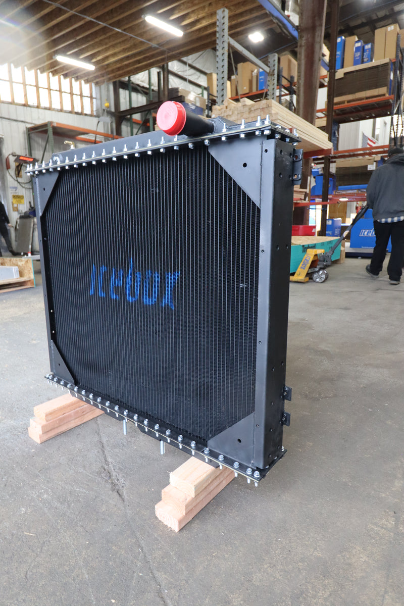 Load image into Gallery viewer, Western Star 4900 Radiator # 608012
