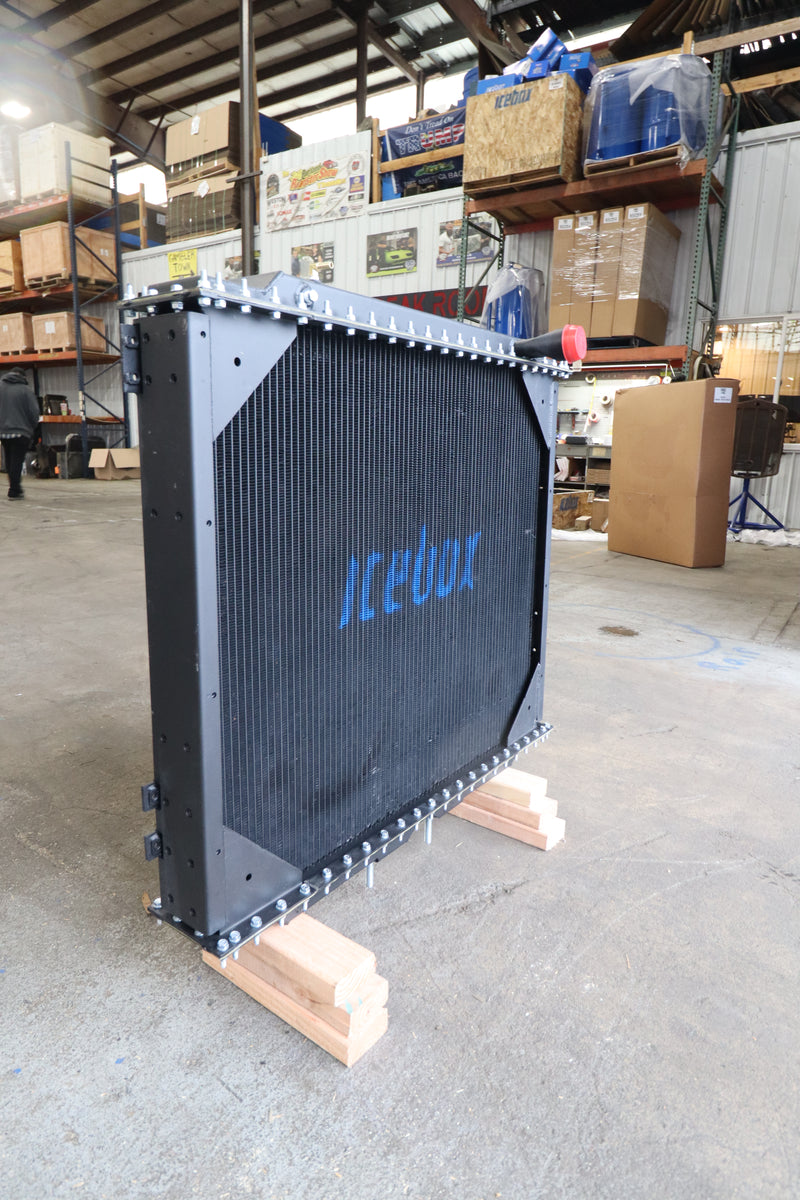 Load image into Gallery viewer, Western Star 4900 Radiator # 608012
