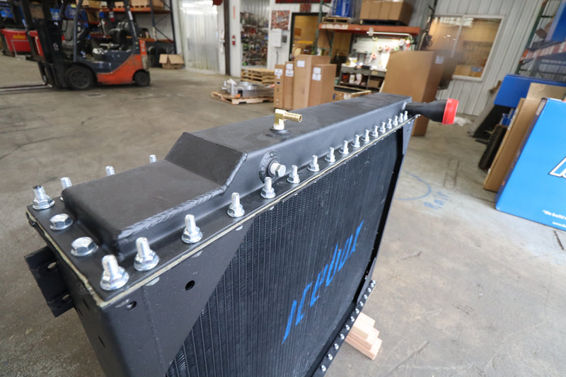 Load image into Gallery viewer, Western Star 4900 Radiator # 608012
