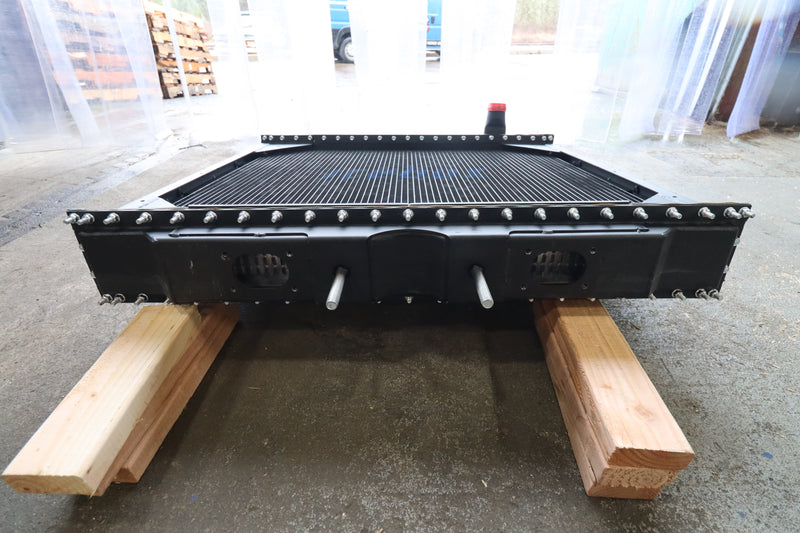 Load image into Gallery viewer, Western Star 4900 Radiator # 608012
