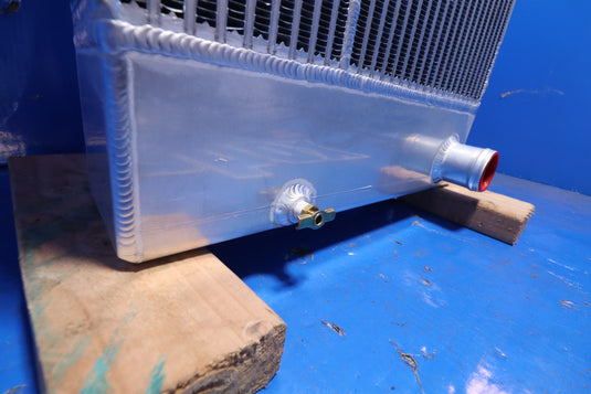 Komatsu PC228USLC-10 Radiator