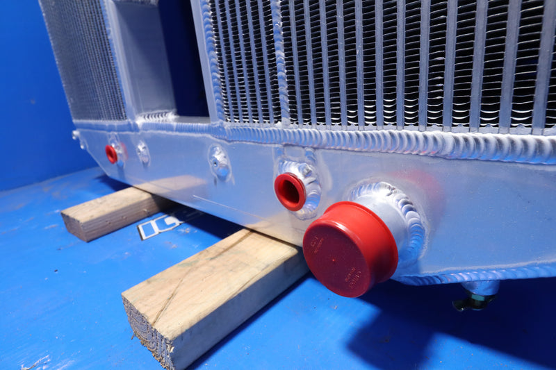 Load image into Gallery viewer, Freightliner Radiator # 601993
