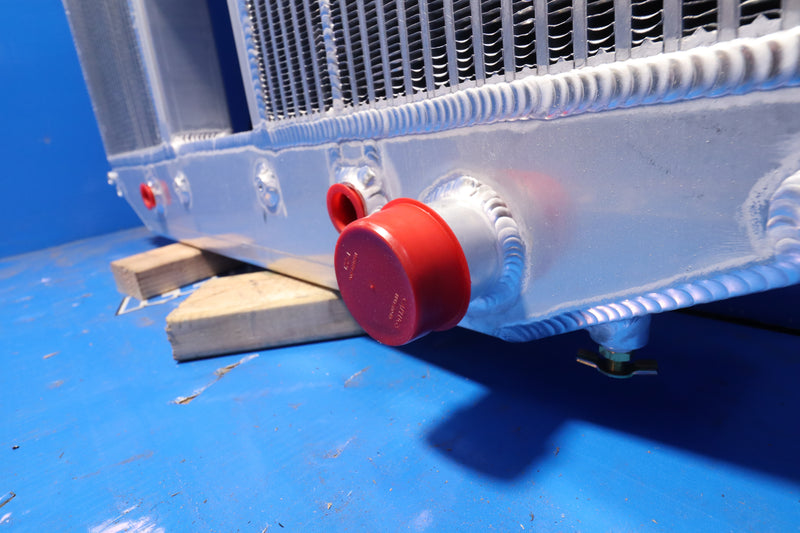 Load image into Gallery viewer, Freightliner Radiator # 601993

