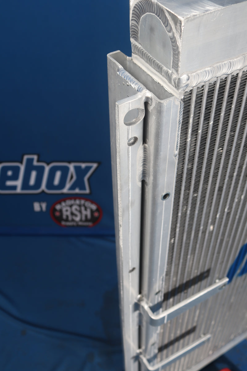 Load image into Gallery viewer, Hyundai 290LC-3 Oil Cooler # 890189

