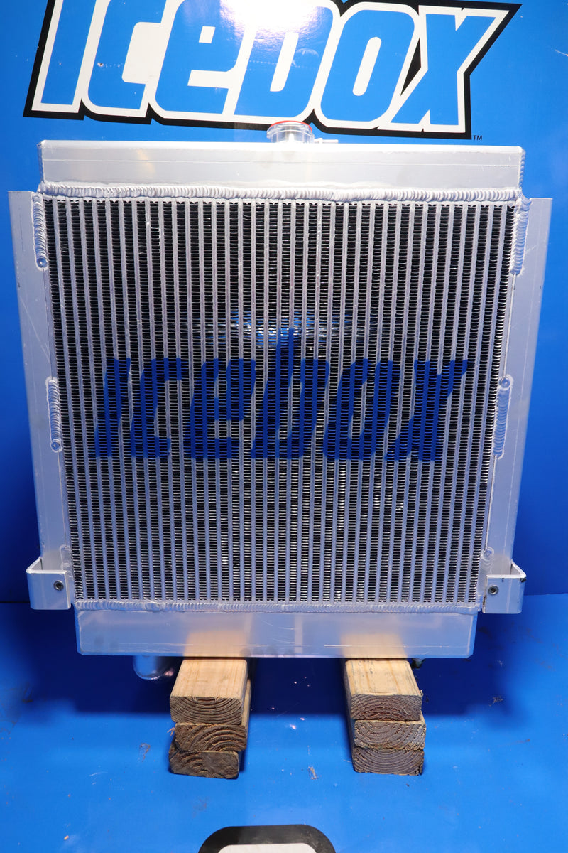 Load image into Gallery viewer, Hyster H180H Radiator # 940137
