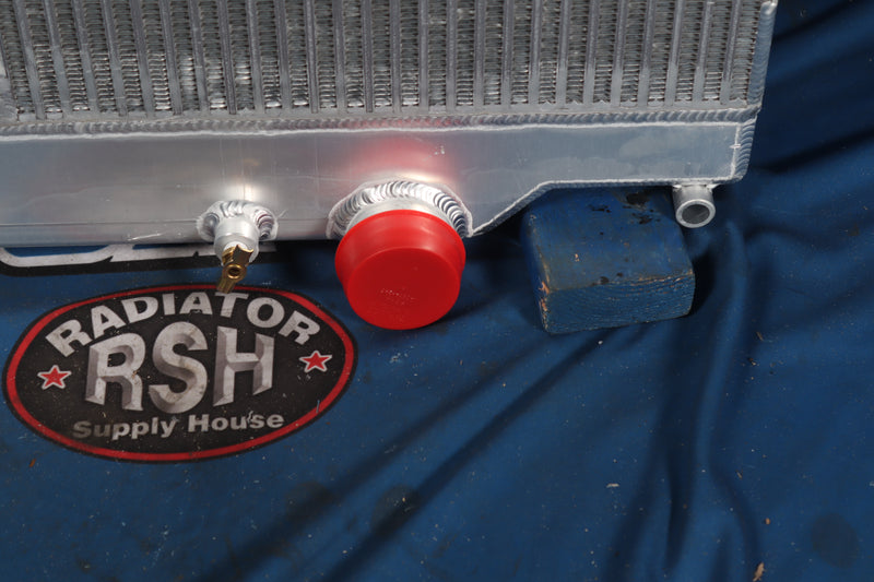 Load image into Gallery viewer, Freightliner Radiator # 601235
