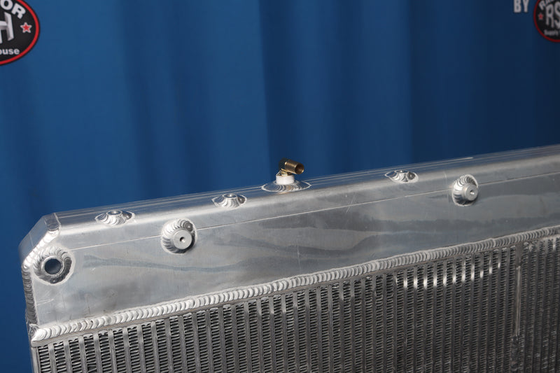 Load image into Gallery viewer, Freightliner Radiator # 601235
