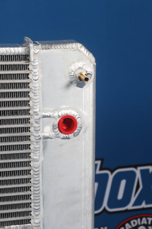 International 7300, -7700 Series Radiator