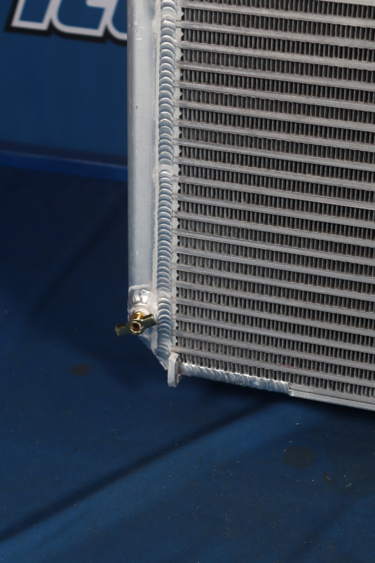 International 7300, -7700 Series Radiator