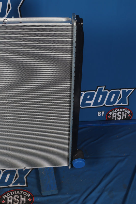 Ford L9000,L9500, L9522 Radiator