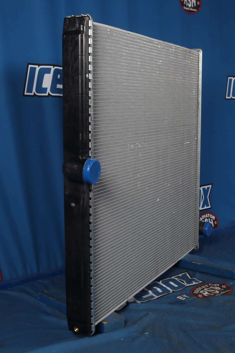 Load image into Gallery viewer, Ford L9000,L9500, L9522 Radiator # 600163
