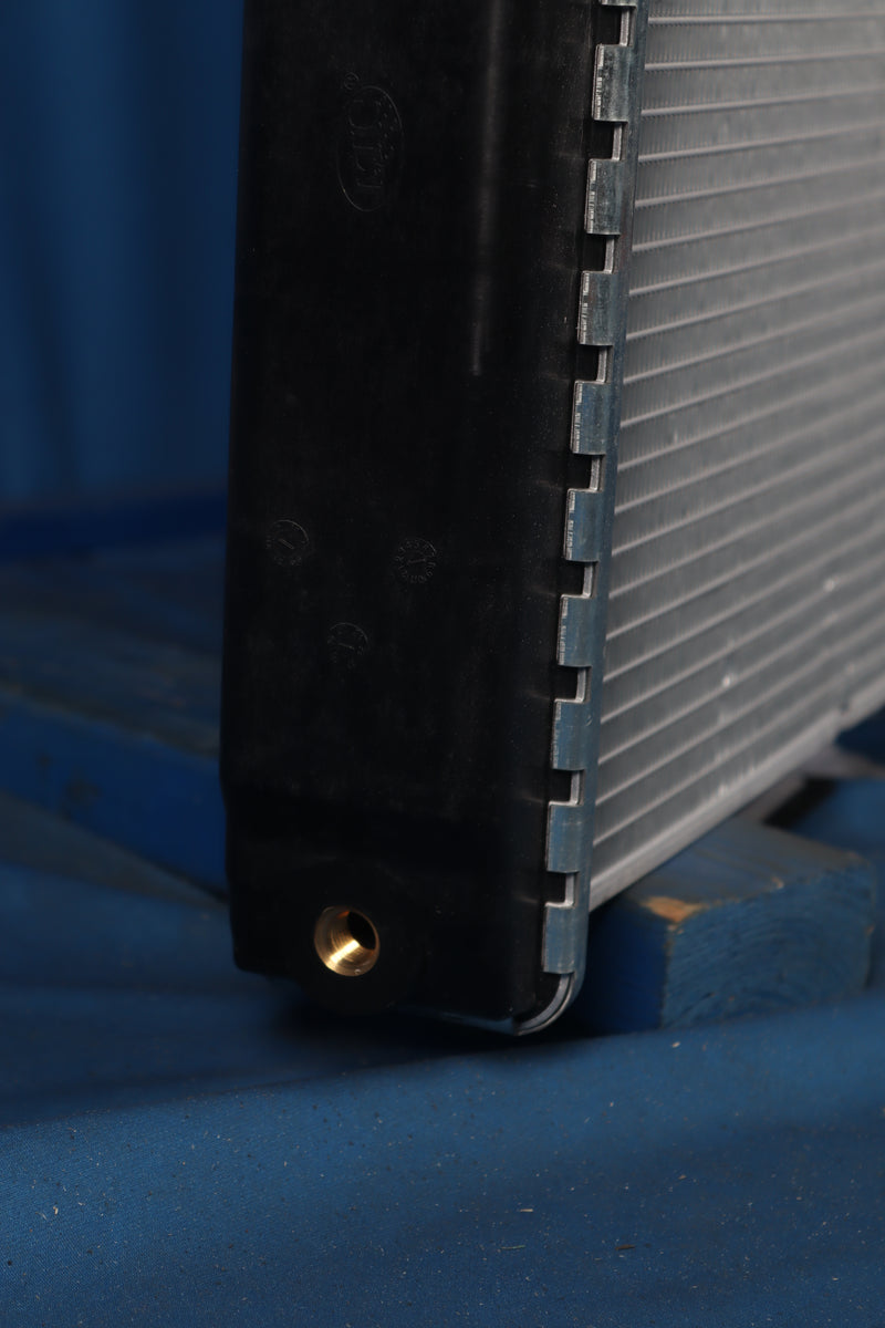 Load image into Gallery viewer, Ford L9000,L9500, L9522 Radiator # 600163
