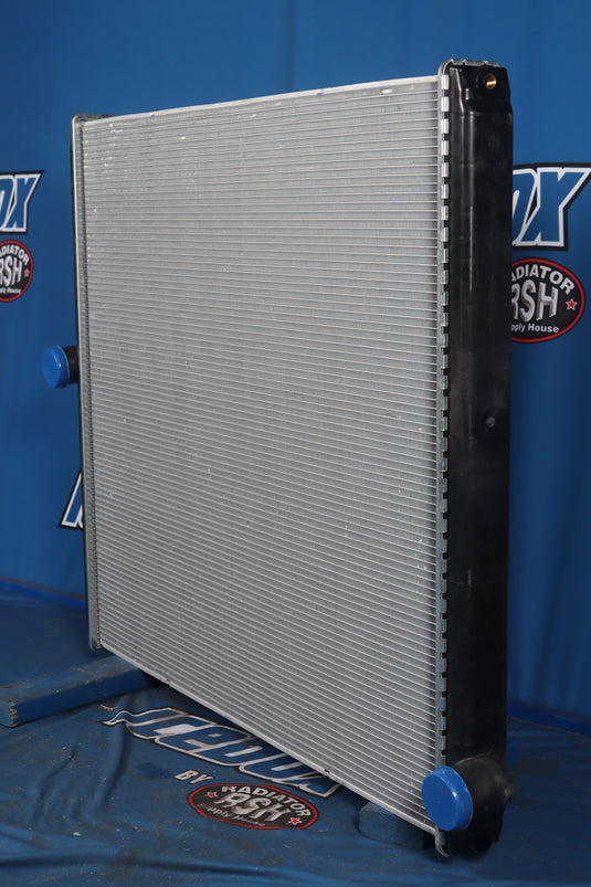 Ford L9000,L9500, L9522 Radiator