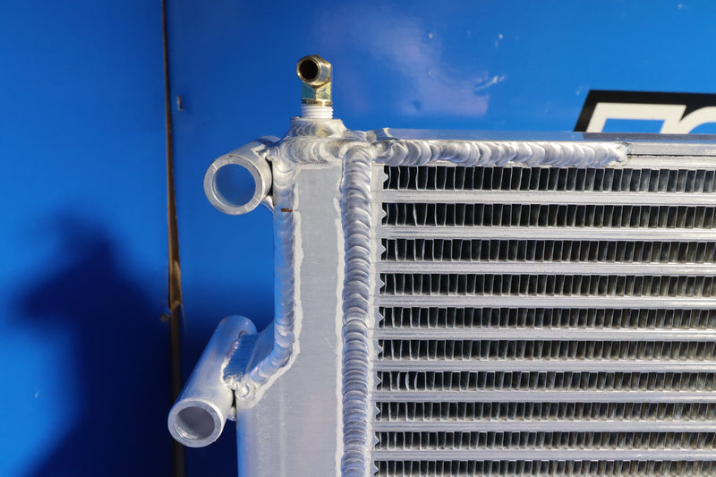 Load image into Gallery viewer, Kenworth T-800W Radiator # 604083
