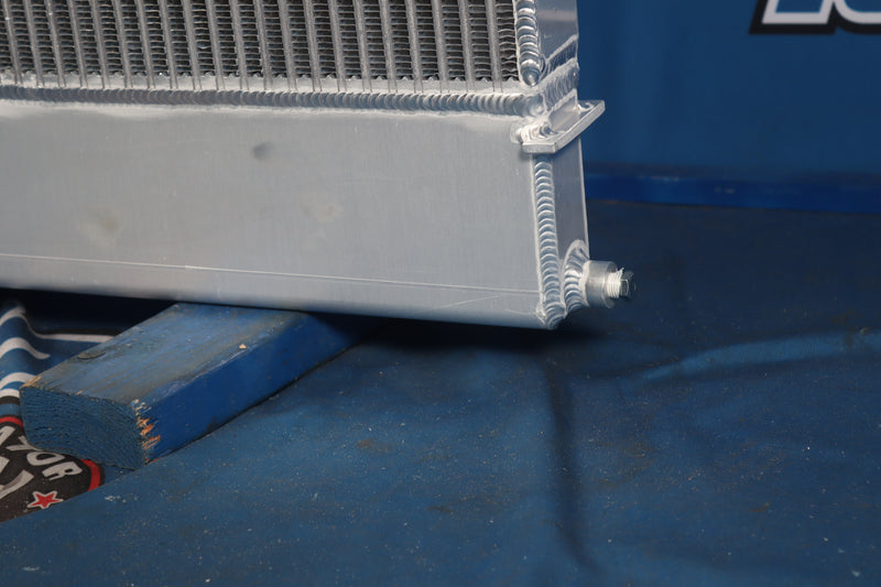 Load image into Gallery viewer, International 7600 Radiator # 603950
