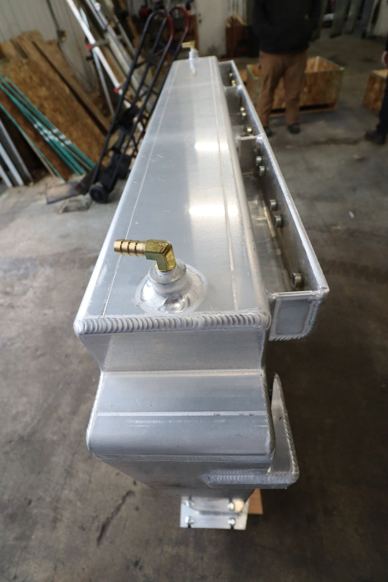 Load image into Gallery viewer, Caterpillar D7R Series II Radiator # 850916 - Radiator Supply House
