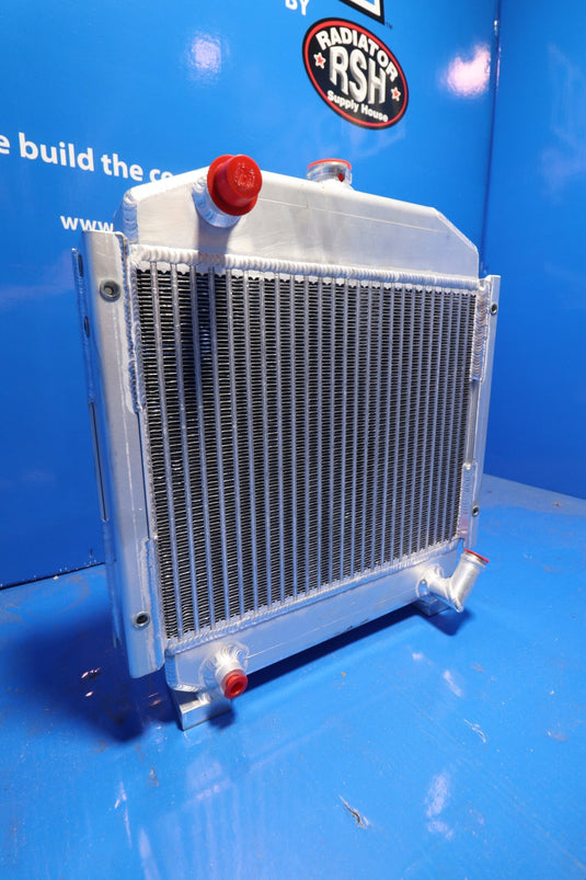 John Deere 670 Radiator