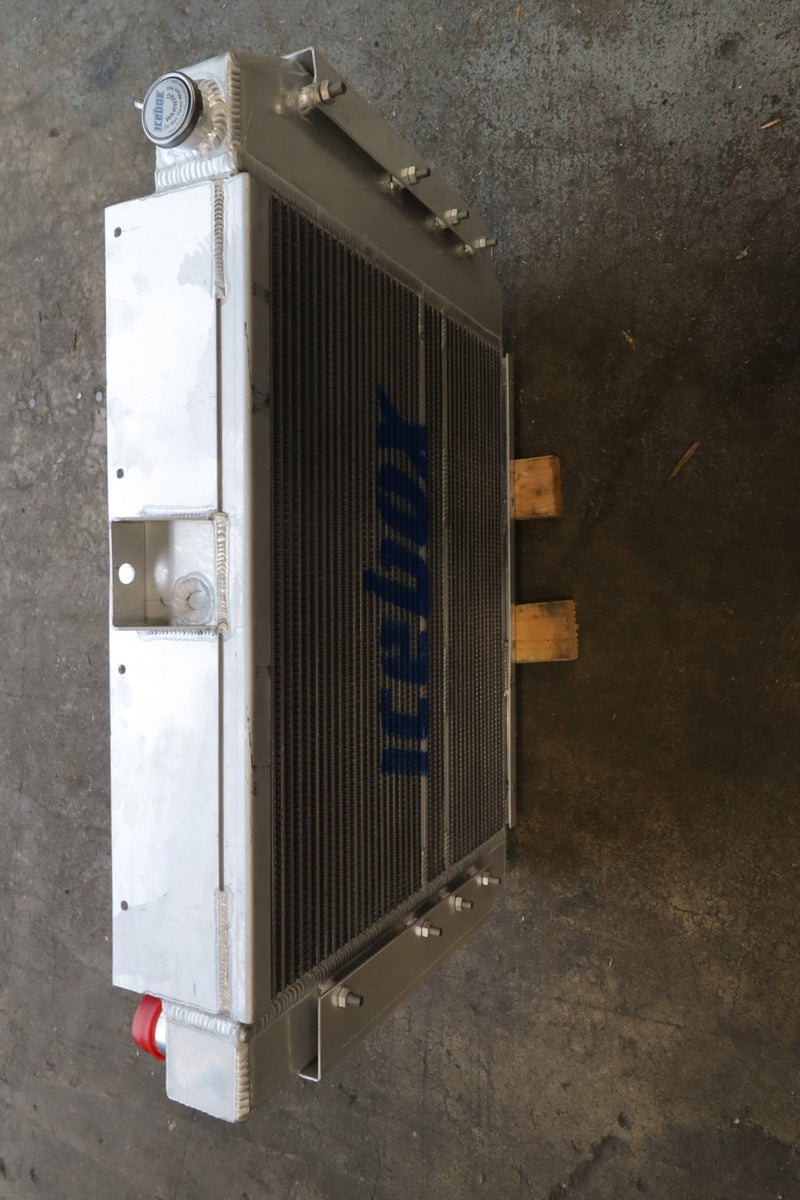 Load image into Gallery viewer, John Deere 670A Motor Grader Radiator # 870138 - Radiator Supply House
