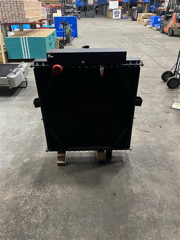 Load image into Gallery viewer, Peterbilt 379 Radiator # 606022 - Radiator Supply House

