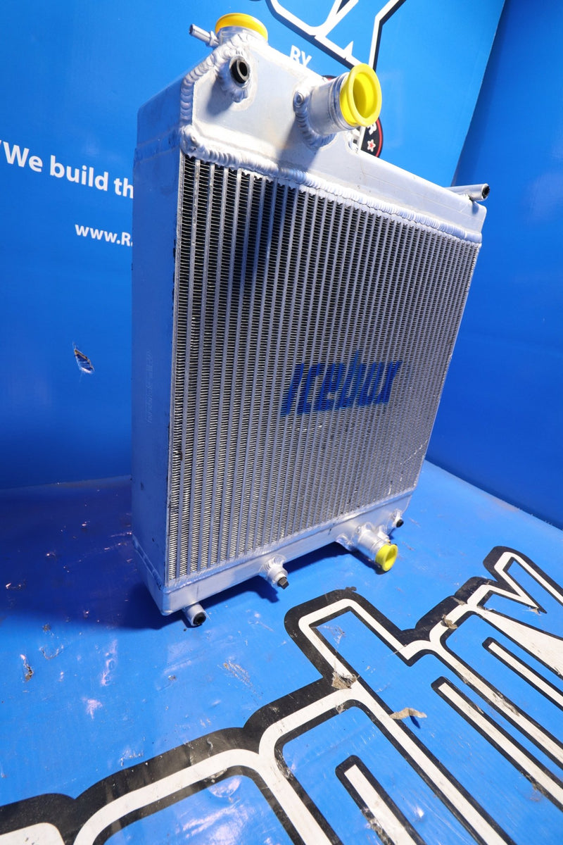 Fl150 Loader Radiator Caterpillar 902, 906 Wheel Loader Radiator # 851148 – Radiator Supply House