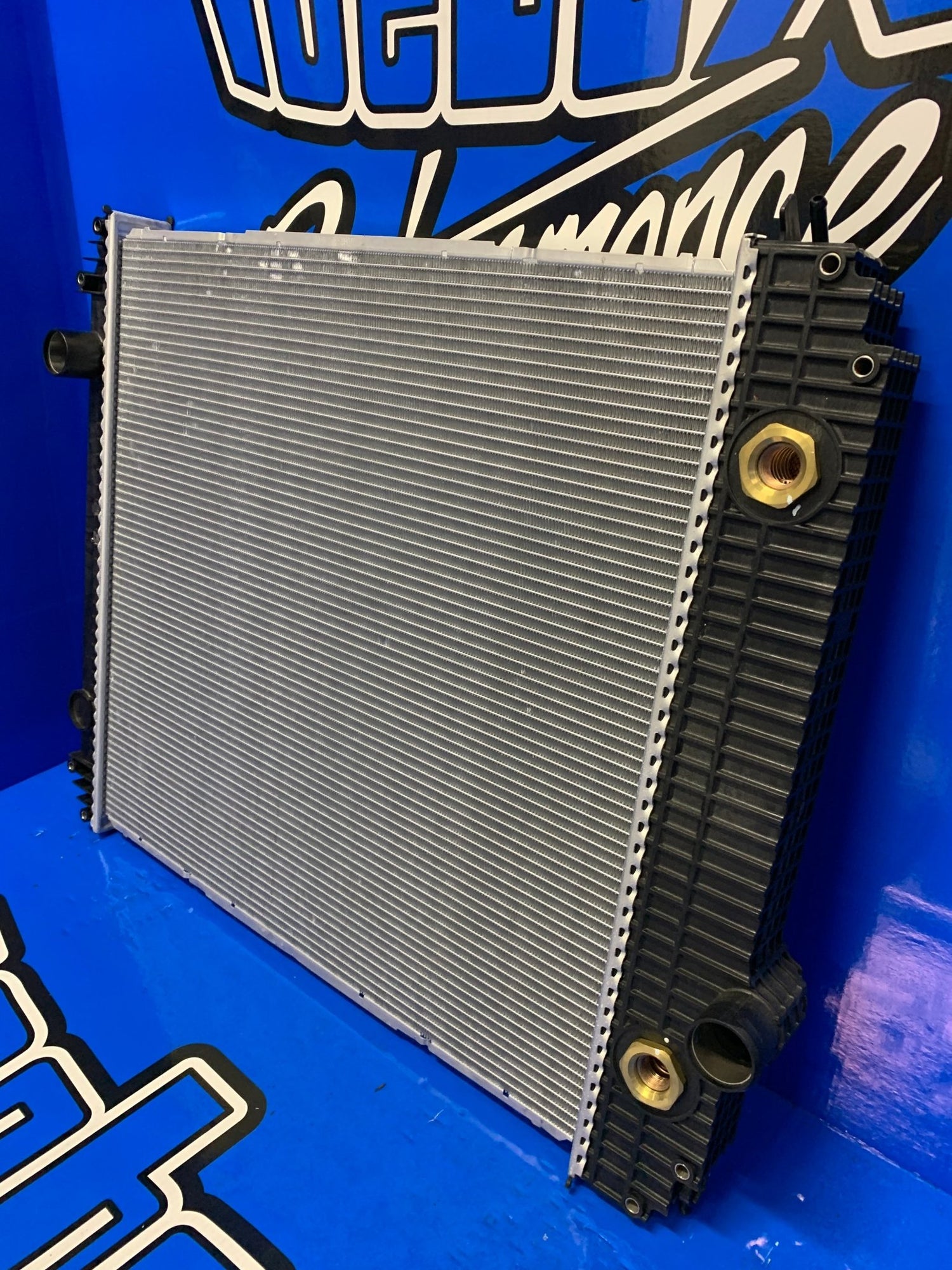 F6a Radiator Ford F650, F750 Radiator # 600096 – Radiator Supply House
