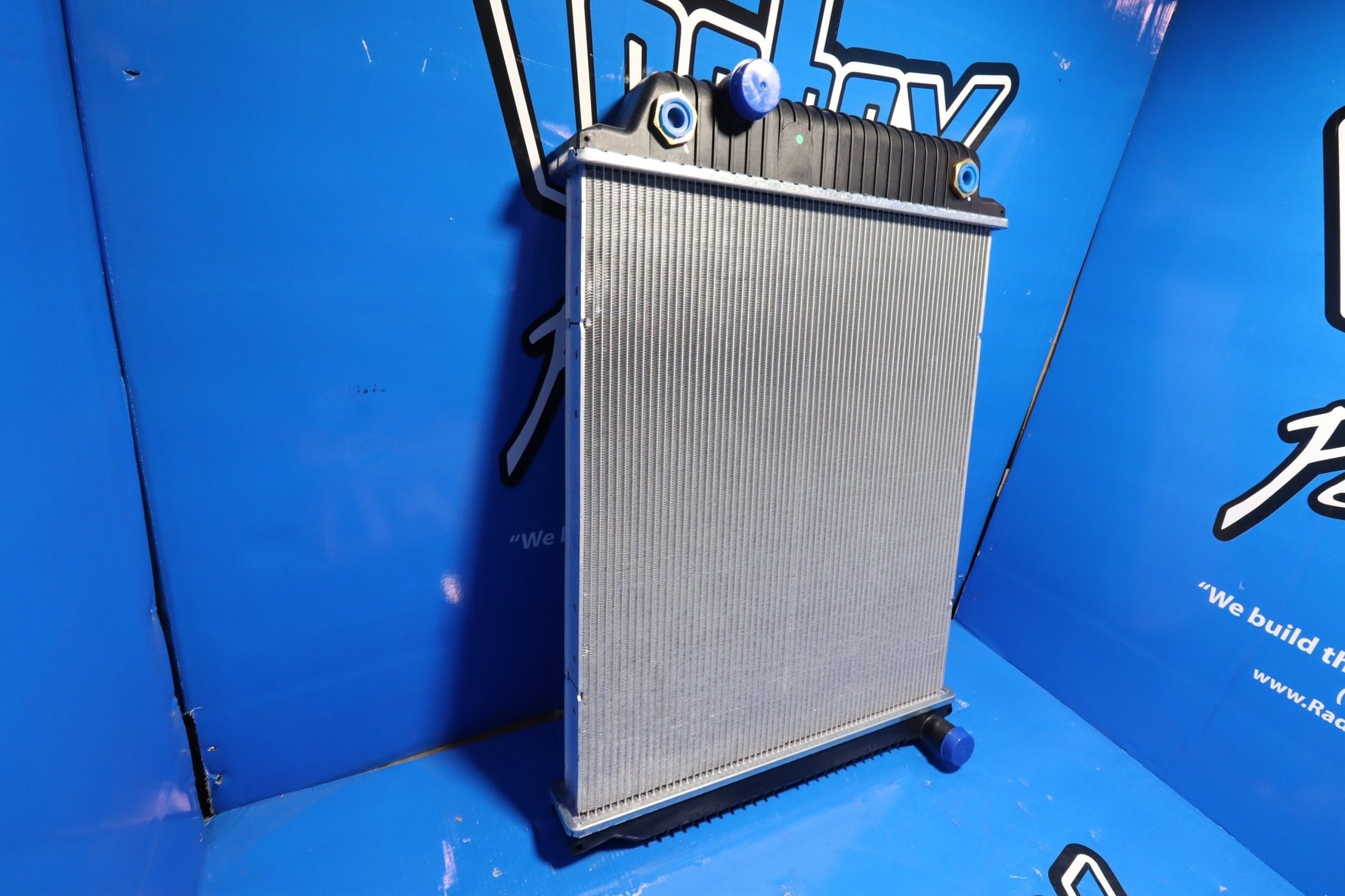 Freightliner FLT Radiator # 700022 – Radiator Supply House