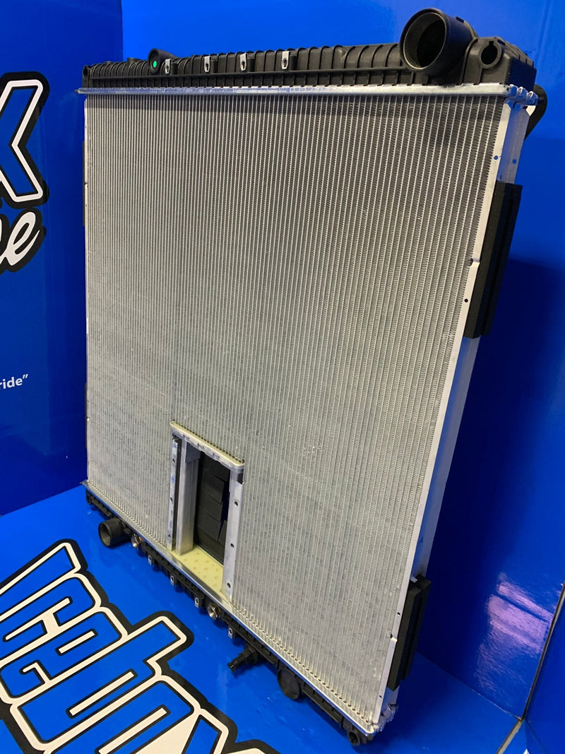 601128 Radiator Freightliner Radiator # 601133 – Radiator Supply House