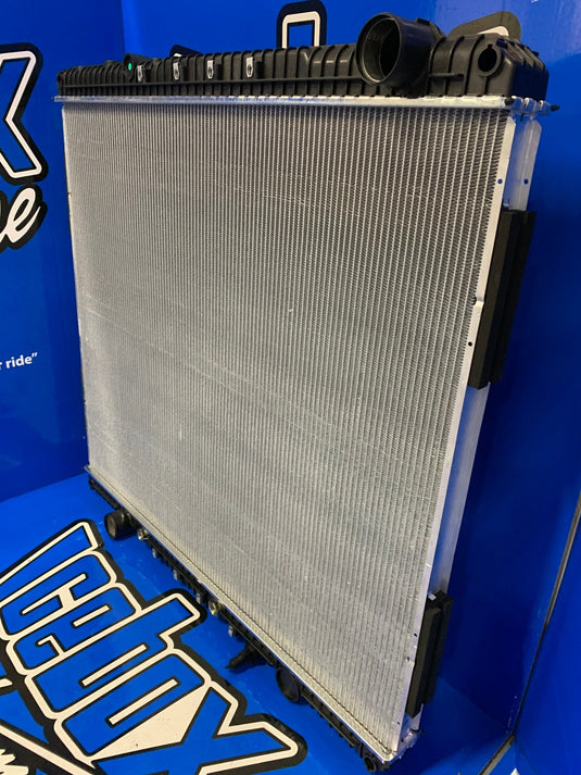 Freightliner W95, 114SD Radiator