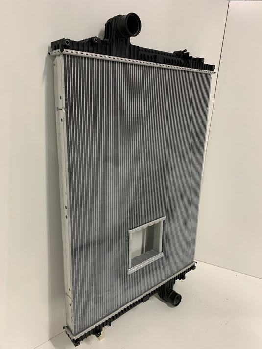 Peterbilt 320, T660 Radiator