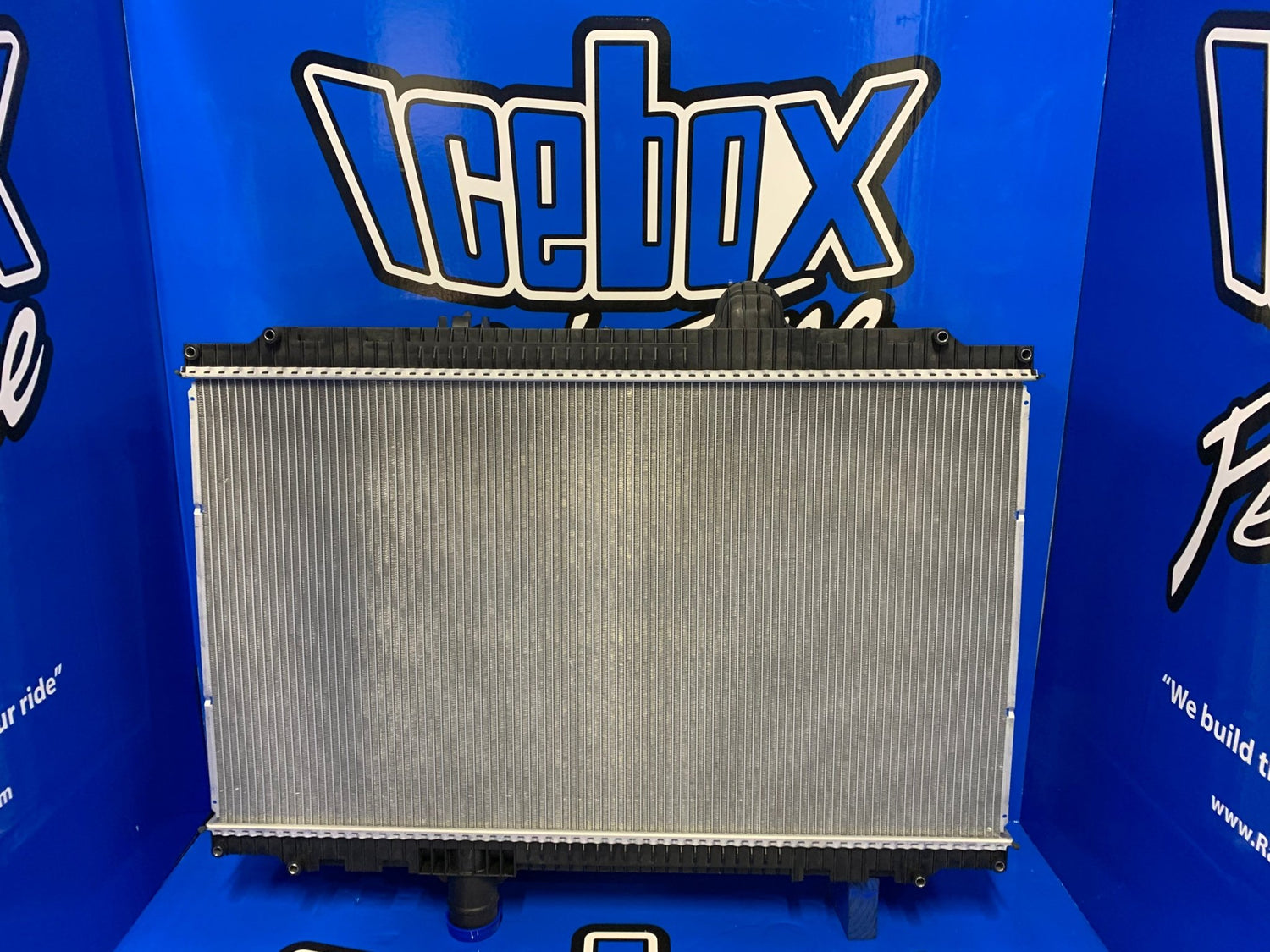 Peterbilt 335 / 340 / T-300 Radiator # 606073 – Radiator Supply House
