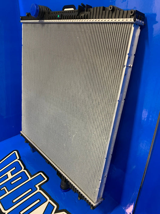 Peterbilt 384, 386, W900 Radiator