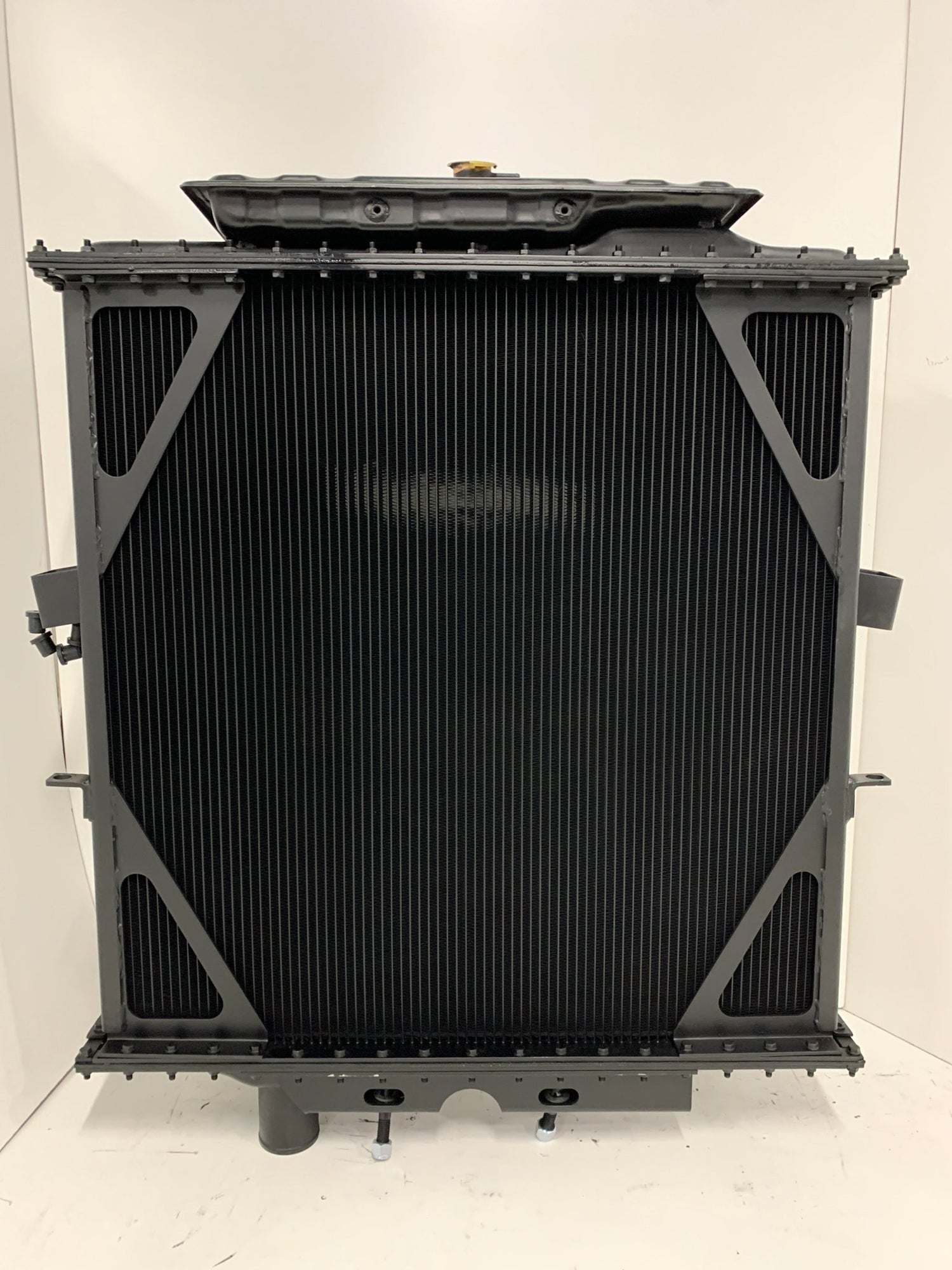 Peterbilt 357, 375, 379, 385 Radiator # 606014 – Radiator Supply House