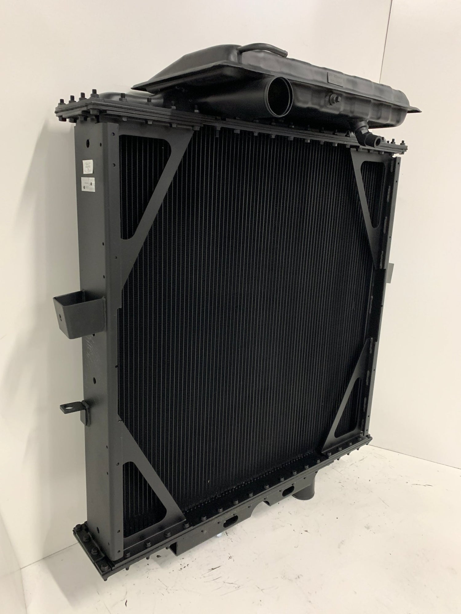 Peterbilt 357, 375, 379, 385 Radiator # 606014 – Radiator Supply House